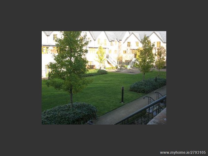 42 Woodbrook Square, Carpenterstown, Castleknock,  Dublin 15